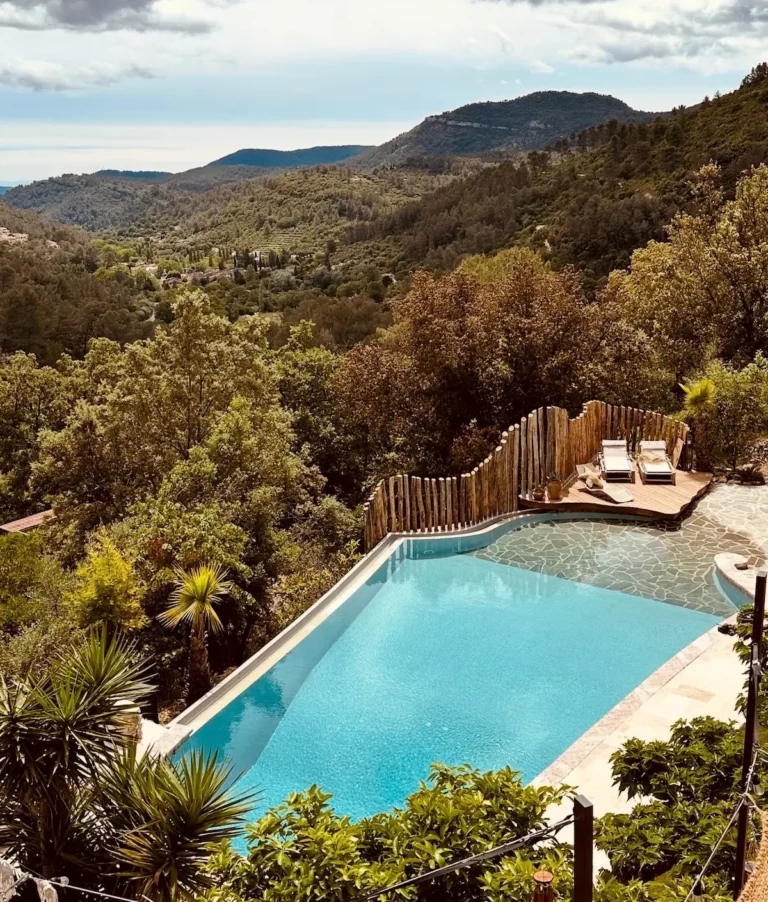 La vie en exterieur panorama vallee_piscine_terrasses